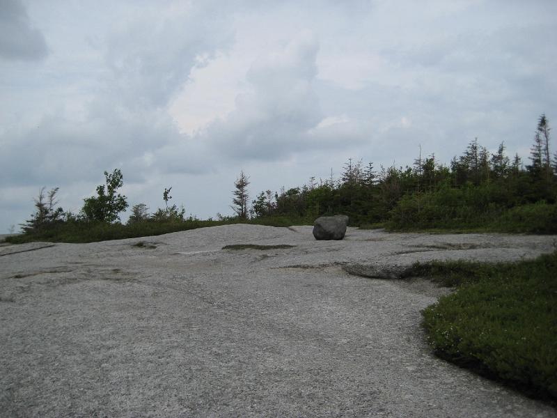 Sugarloafd (12).jpg - The ledge was wide open and not too steep. Lucky for us only a few people were up there.